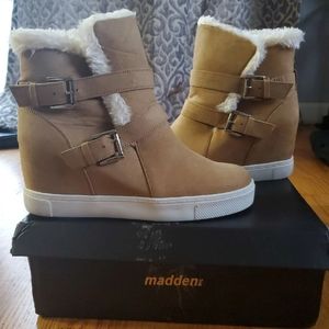 Steve Madden Peytonn Hidden Wedge Boot